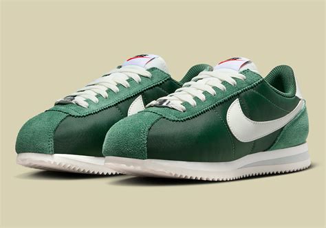 nike cortez schuhe damen|Nike Cortez shoes green.